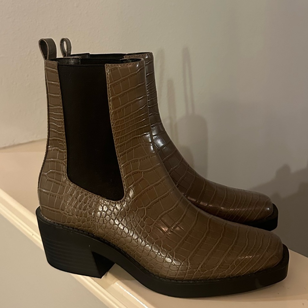 Open Edit Brown Croc-Embossed Chelsea Boots